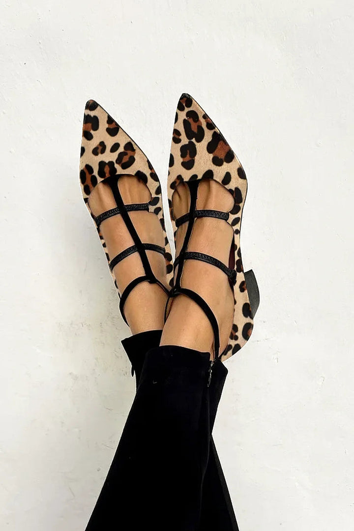 BALLET FLATS CON ESTAMPADO DE ANIMAL Y TIRAS