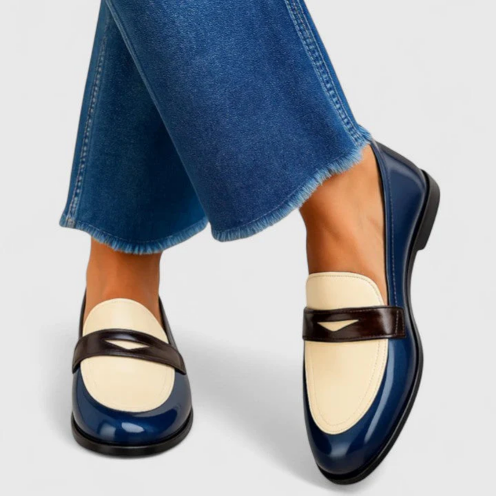 MARLEEN | MOCASÍN AZUL MARINO CON TACÓN BAJO