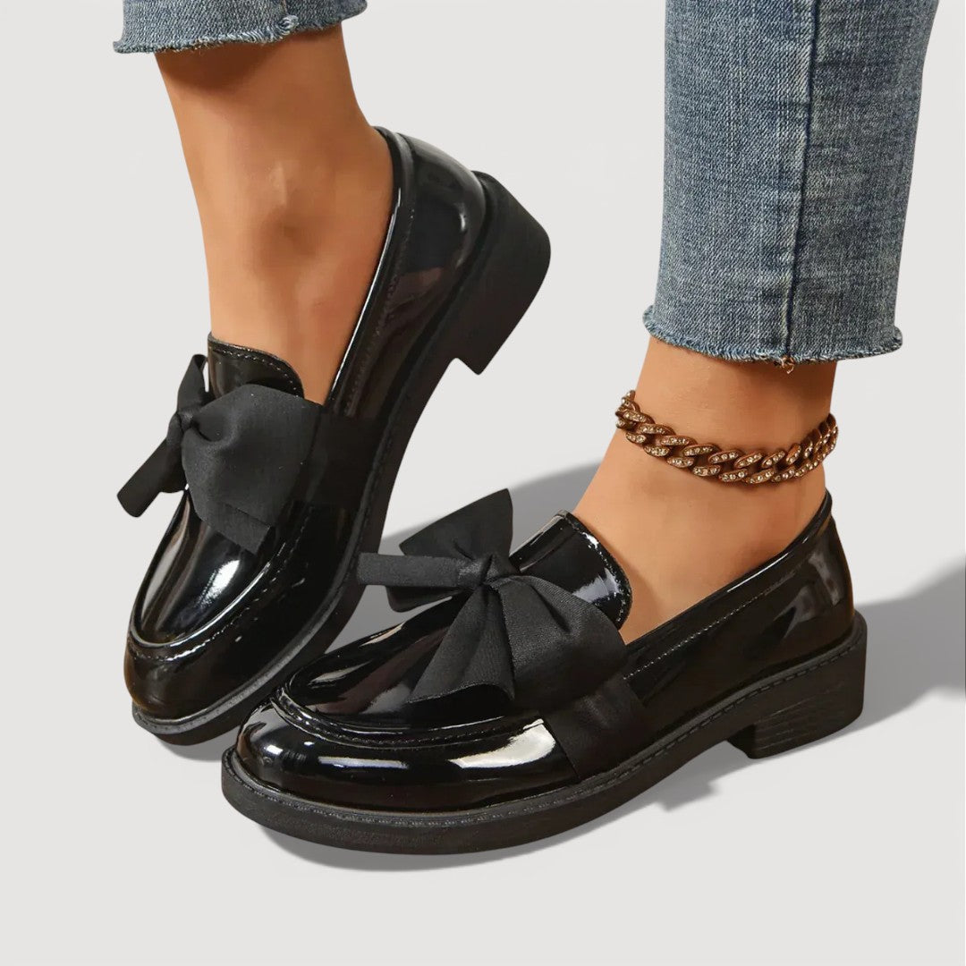MAERYL – MOCASINES CON DETALLE DE LAZO