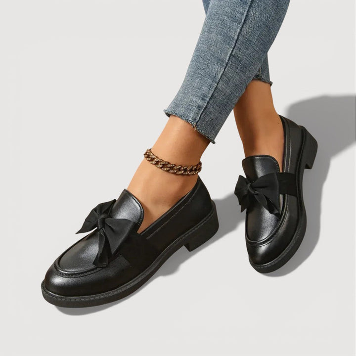 MAERYL – MOCASINES CON DETALLE DE LAZO