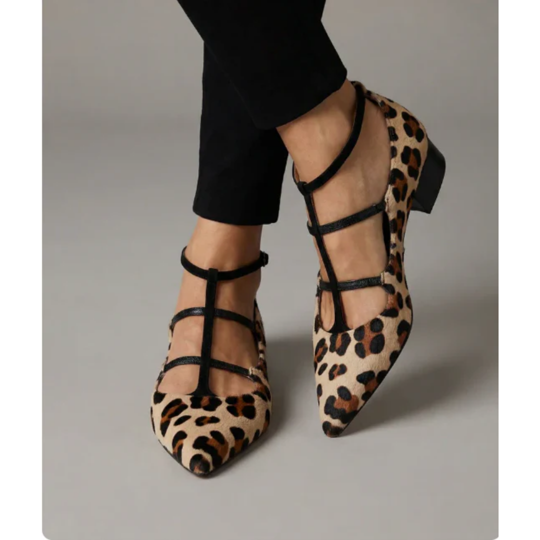 BALLET FLATS CON ESTAMPADO DE ANIMAL Y TIRAS
