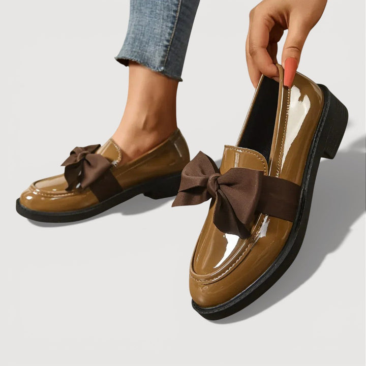 MAERYL – MOCASINES CON DETALLE DE LAZO