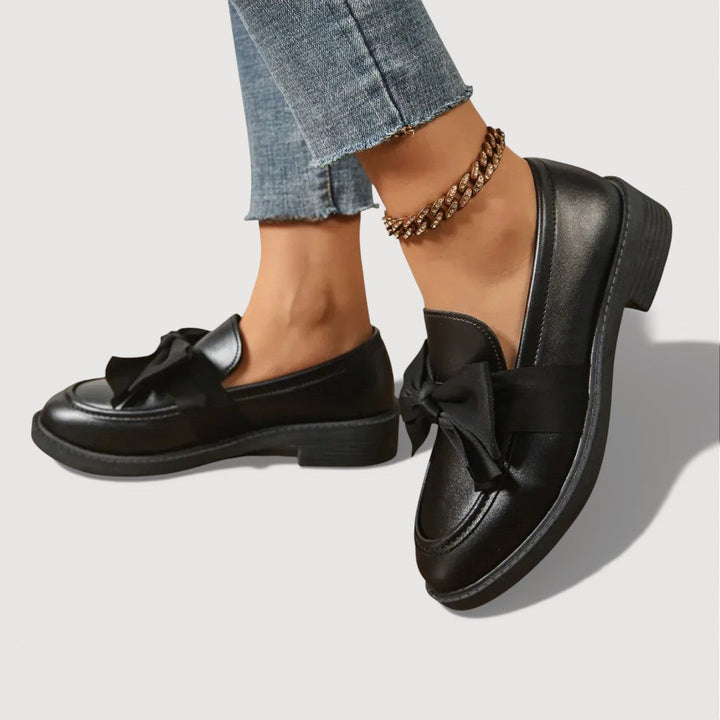 MAERYL – MOCASINES CON DETALLE DE LAZO