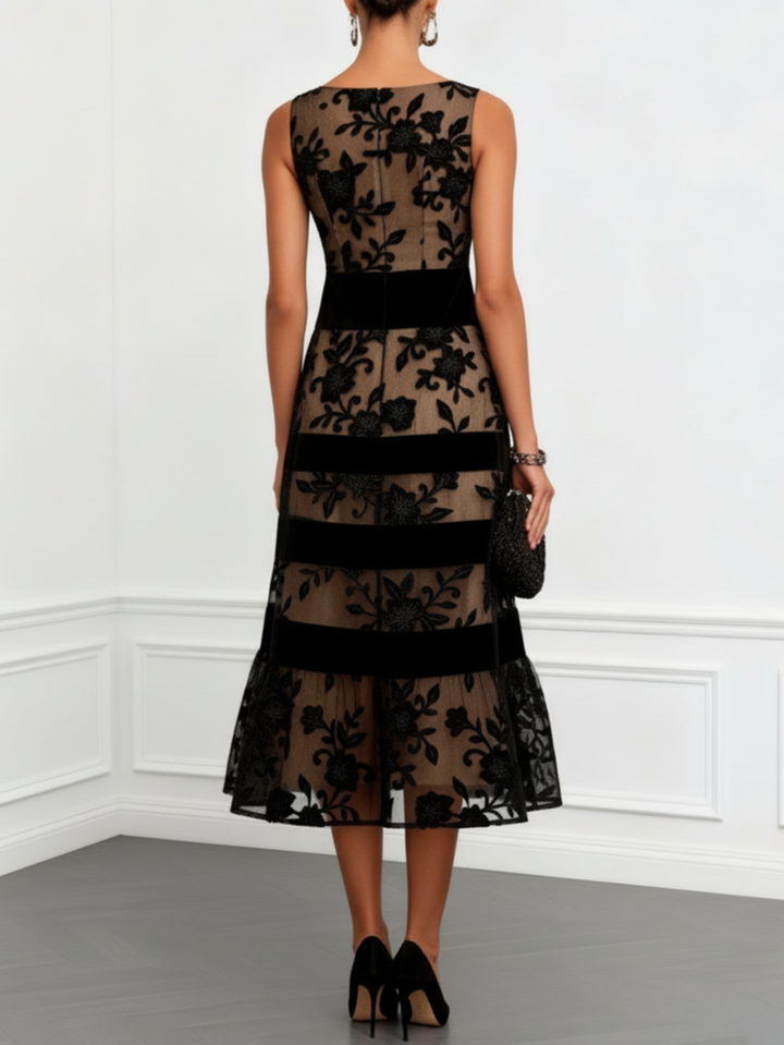 Vestito Midi A-Line Senza Maniche in Pizzo Nero con Fiori